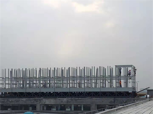 玻璃鋼冷卻塔的優點介紹(玻璃鋼冷卻塔到泵房距離)